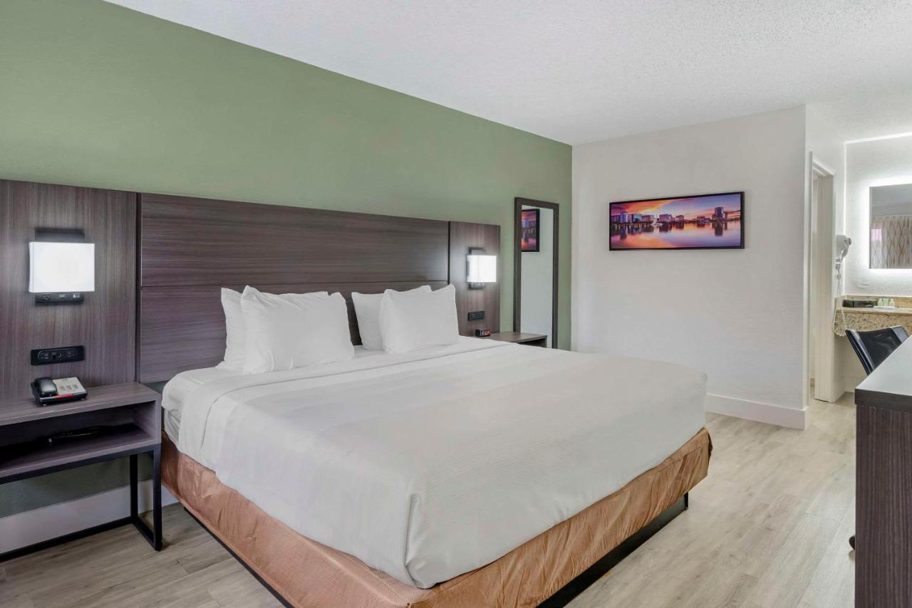 Quality Inn & Suites Orlando East - Ucf Area Alafaya Zewnętrze zdjęcie