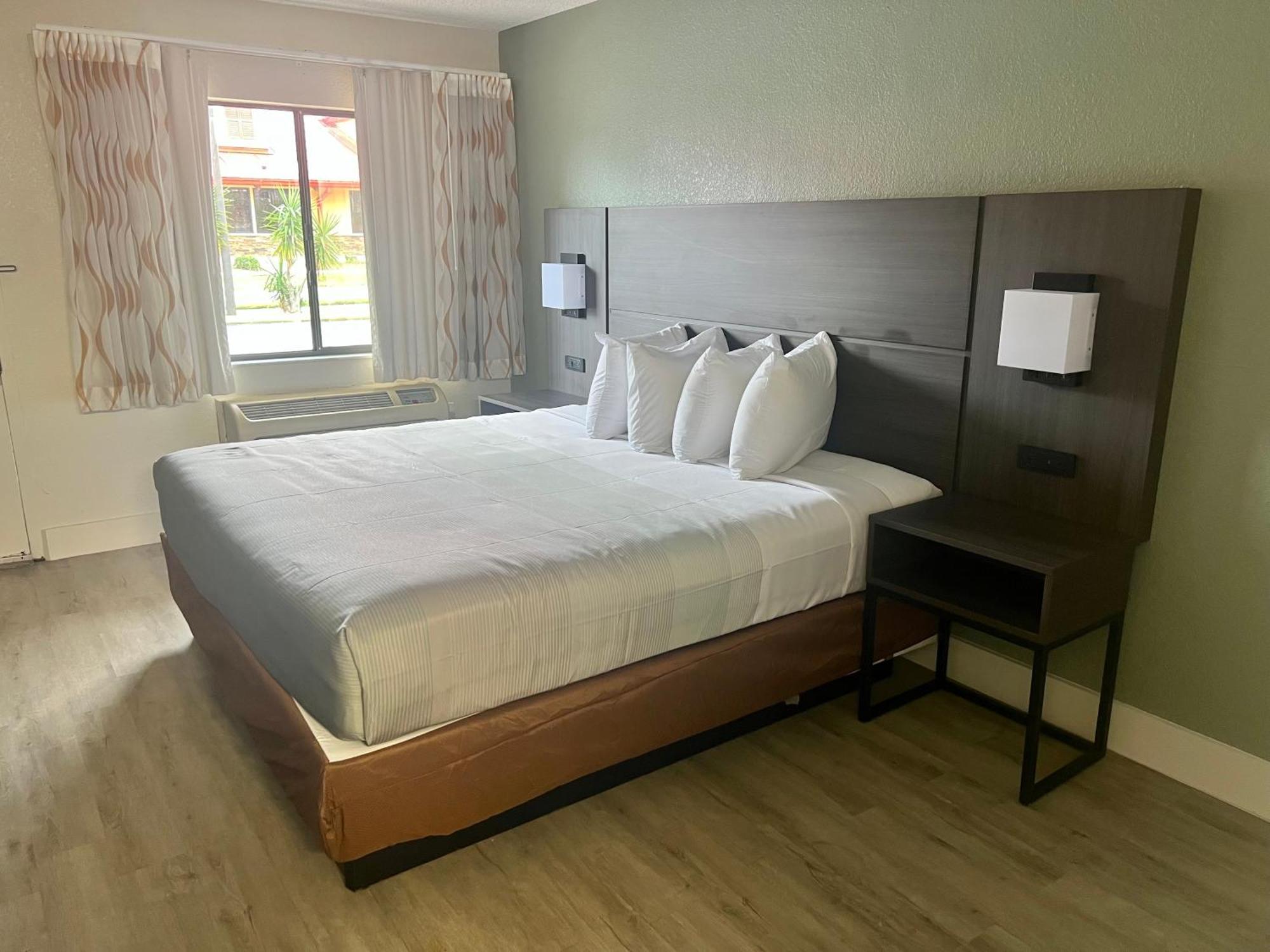 Quality Inn & Suites Orlando East - Ucf Area Alafaya Zewnętrze zdjęcie