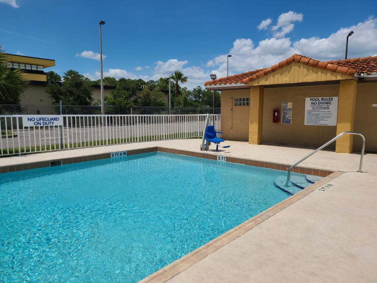 Quality Inn & Suites Orlando East - Ucf Area Alafaya Zewnętrze zdjęcie
